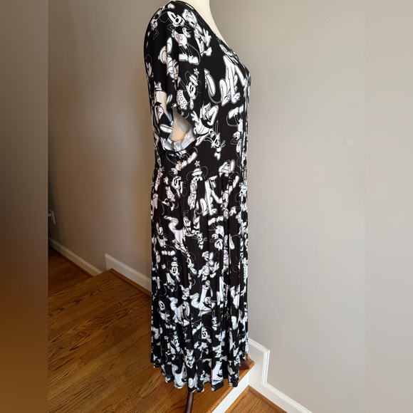 NWT Disney by Torrid Mickey and Friends Midi Dress - Torrid Size 4 (26, 4X) - Picture 6 of 15